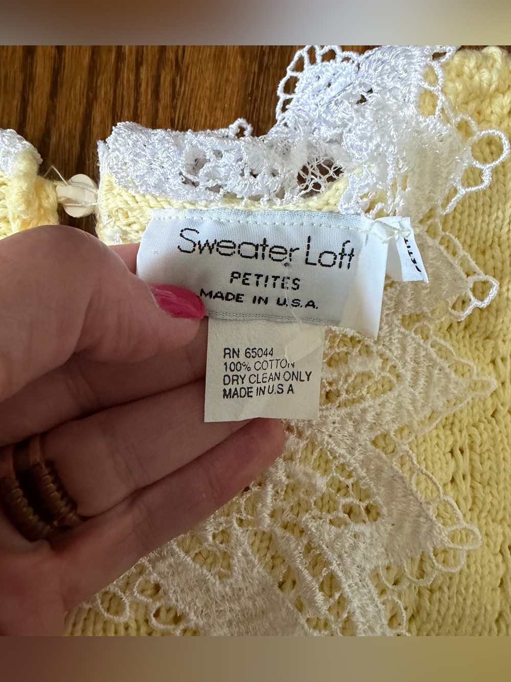 Yellow Lace-Collar Scoop Neck Cat-Pattern Sweater - Picture 2 of 9